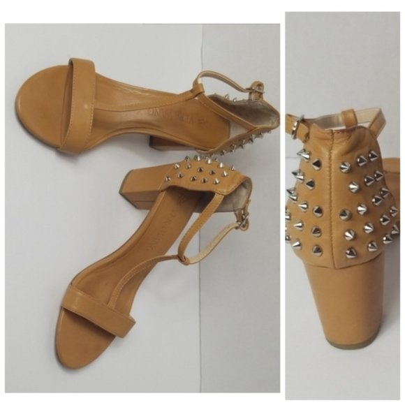Vera Wang Shoes - Vera Wang Heel Sandals